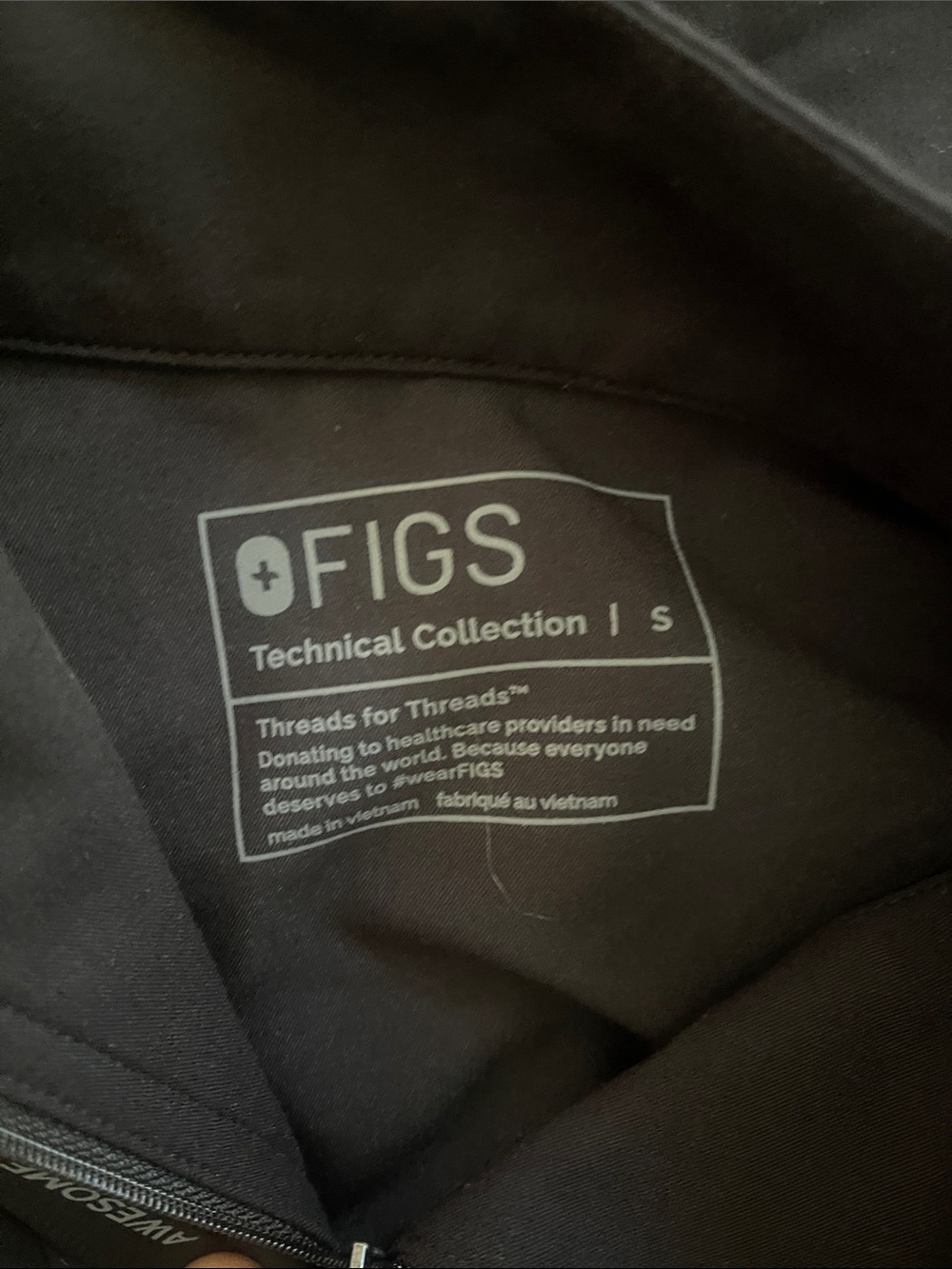 Figs Men's Black Short-Sleeve Half-Zip Shirt NWOT - Picture 3 of 5